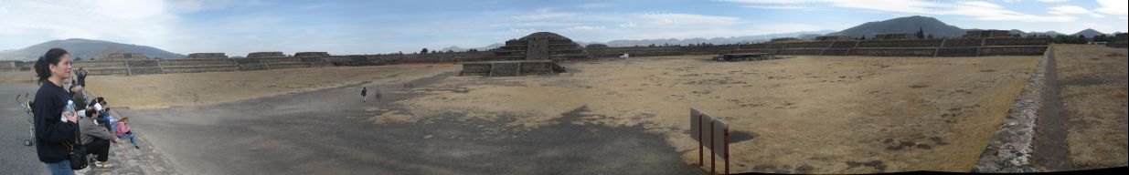 IMG_3201-IMG_3208_Teotihuacan_citadel